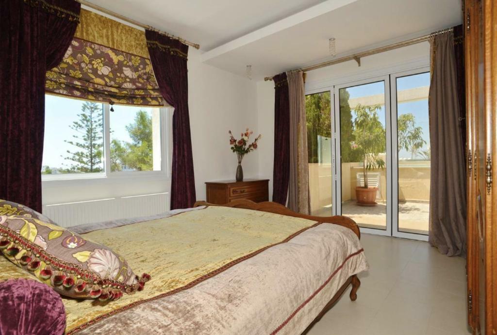 Huge Penthouse With Private Pool Apartment Paphos Exterior photo