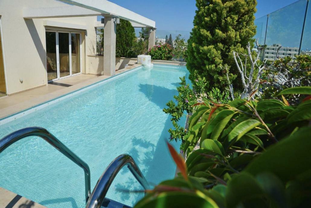Huge Penthouse With Private Pool Apartment Paphos Exterior photo